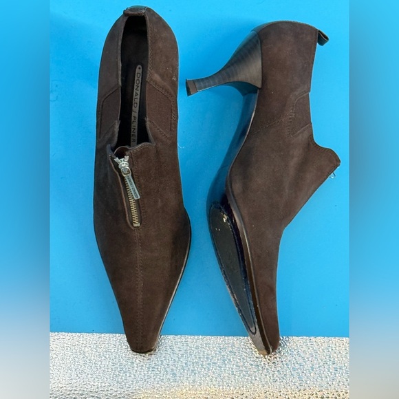 Donald J. Pliner Dark Brown Suede Zipper Low Heels size 8 casual church - Picture 3 of 6